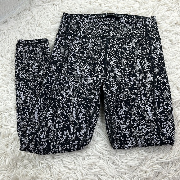 Lululemon In Movement 7/8 Tight *Everlux 25" Chirasu Black - Picture 1 of 6